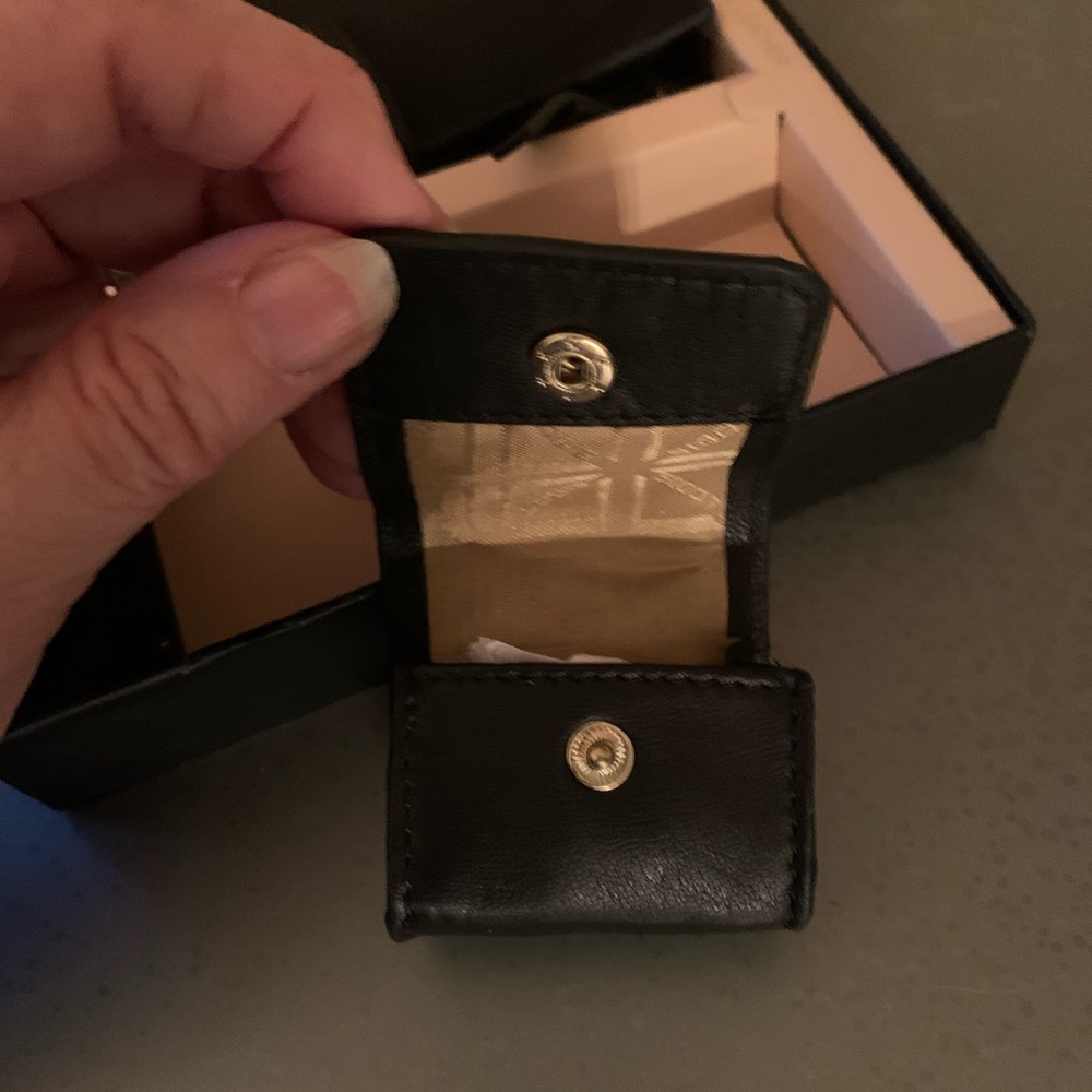 Lodis, NEW IN BOX, BLACK 100 percent genuine leather gift set. - Picture 7 of 10